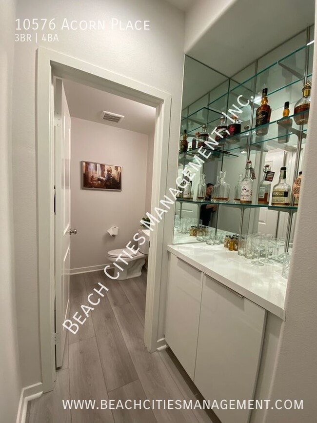 Building Photo - 10576 Acorn Pl