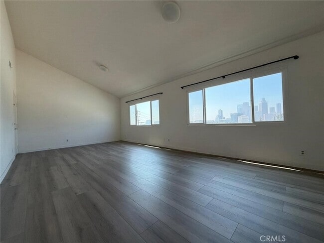 Building Photo - 911 N Beaudry Ave