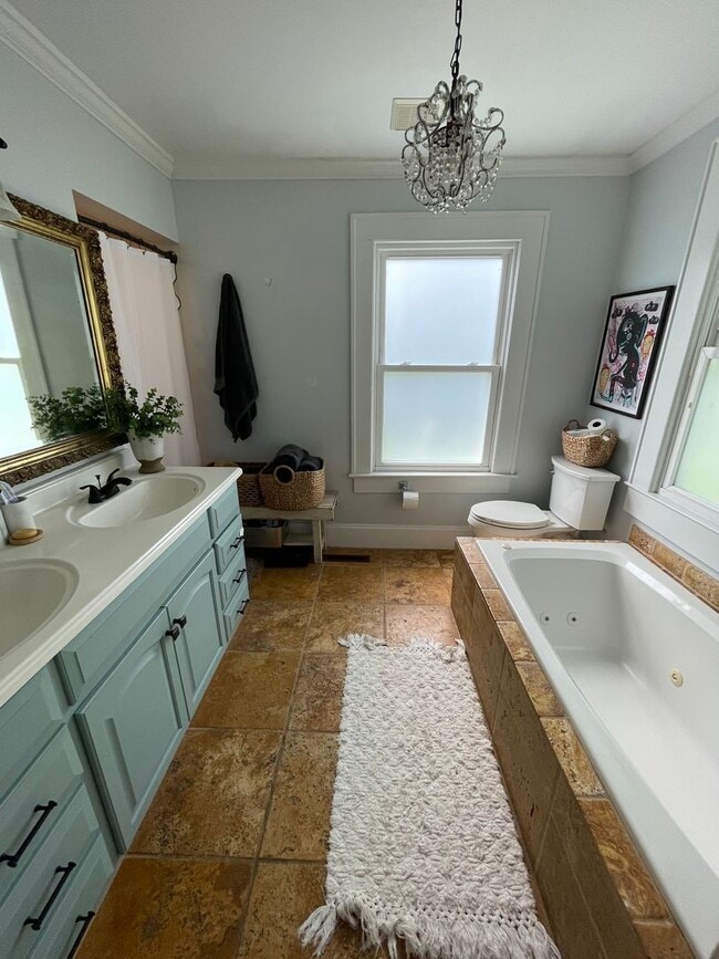 Building Photo - Charming Three Bedroom Home in the Heart of West Ashely