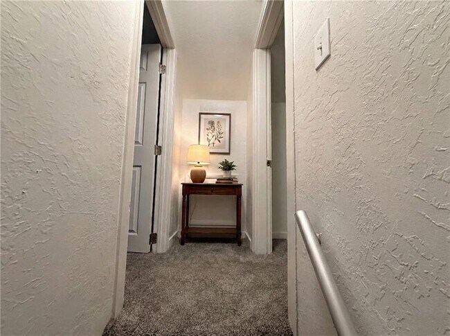 Building Photo - 710 Locust St