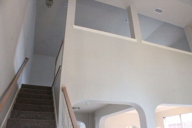 Building Photo - 3623 Rodale Way