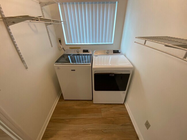 Building Photo - Welcome home to this bright, beautifully maintained 2-bedroom, 2-bath Stonecrest home, offered mo...