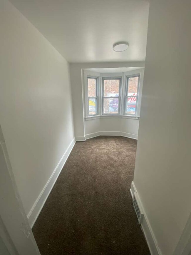 Building Photo - 712 Franklin Ave