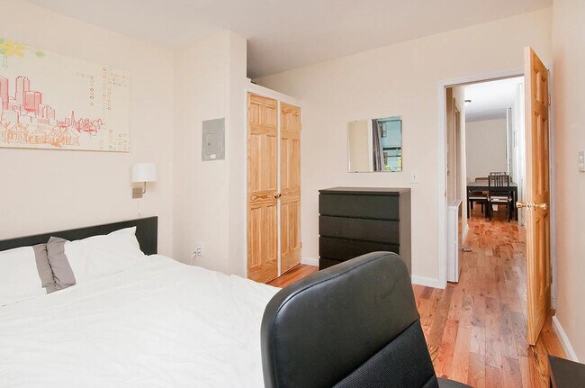 Building Photo - 2370 1st Ave