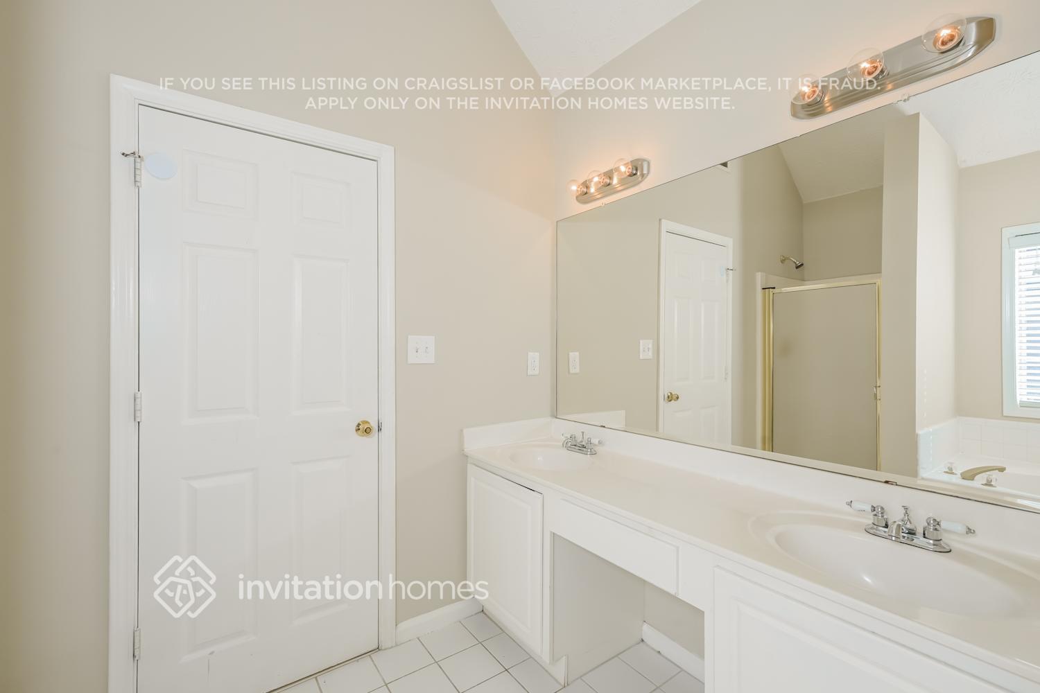 Building Photo - 219 Lakeview Pl