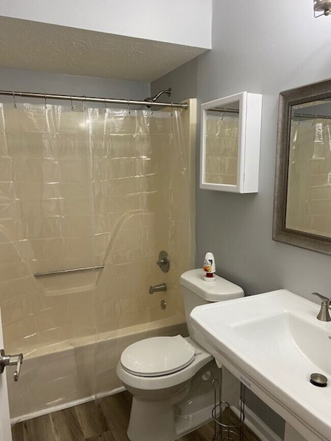 Building Photo - Totally Remodeled and Ready for YOU.