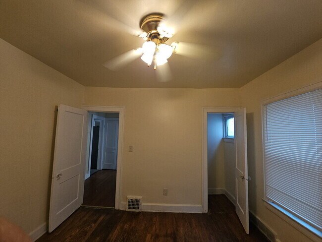 Building Photo - 1547 Hillcrest Rd