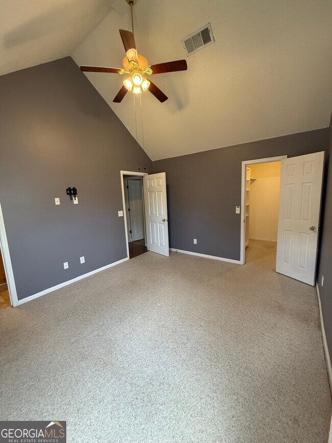 Building Photo - 109 Green Meadow Dr