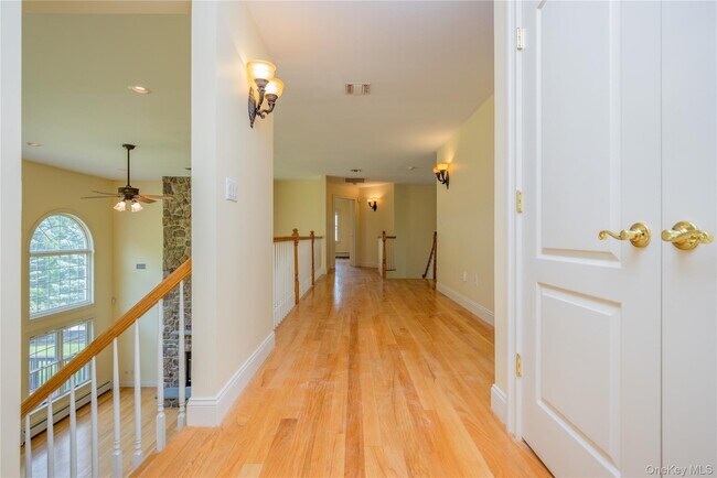 Building Photo - 23 Sandyfields Ln