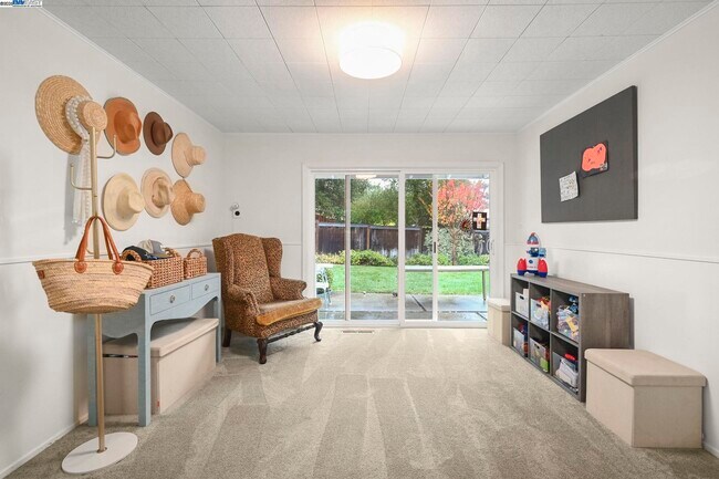 Building Photo - 1288 Candy Ct