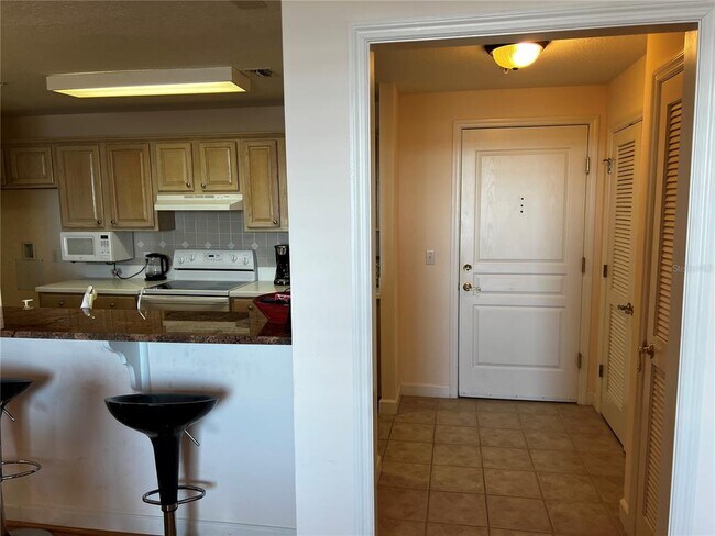 Building Photo - 750 N Tamiami Trl