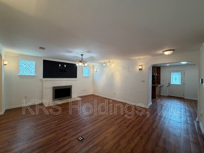 Building Photo - 28 Gillis Rd