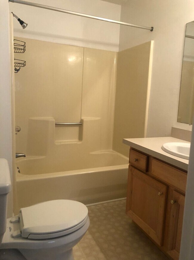 Building Photo - 204 Double Eagle Dr
