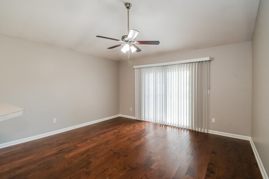 Building Photo - 8323 Staplehurst Dr W
