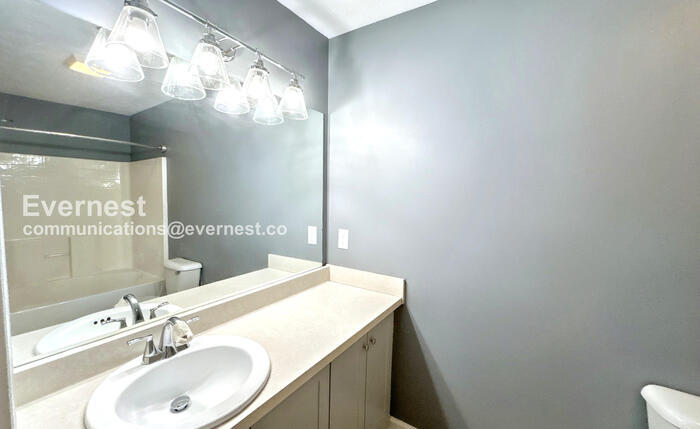Building Photo - 570 Flintlock Ct