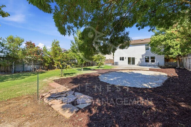 Building Photo - 2708 Woodfield Way
