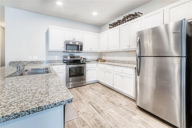 Building Photo - 212 Freedom Park Ave