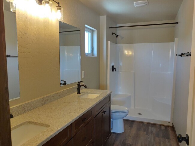 Building Photo - Beautiful New Home in Post Falls-Dog Friendly