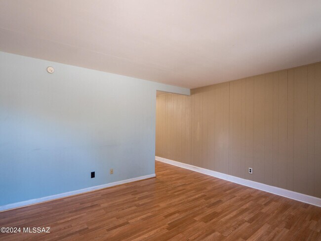 Building Photo - 6570 E Nicaragua Dr