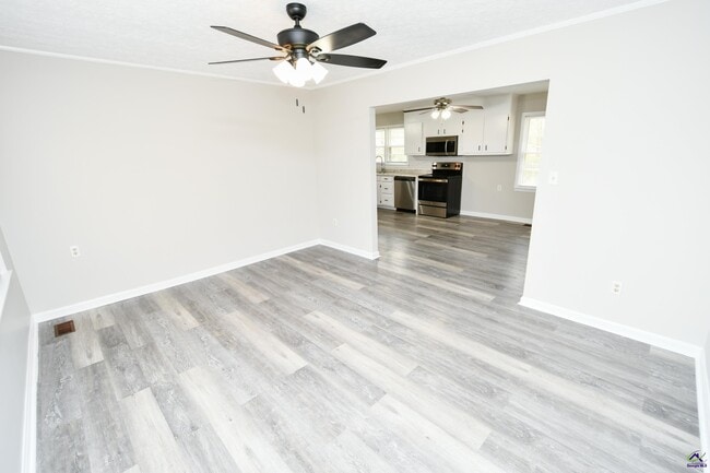 Building Photo - 461 SR 96