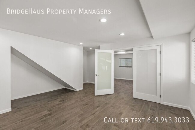 Building Photo - Stunning 3-Bedroom Condo + Bonus Room & Pa...