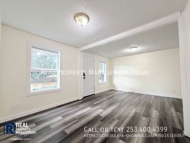 Building Photo - 7501-7505 156th St E