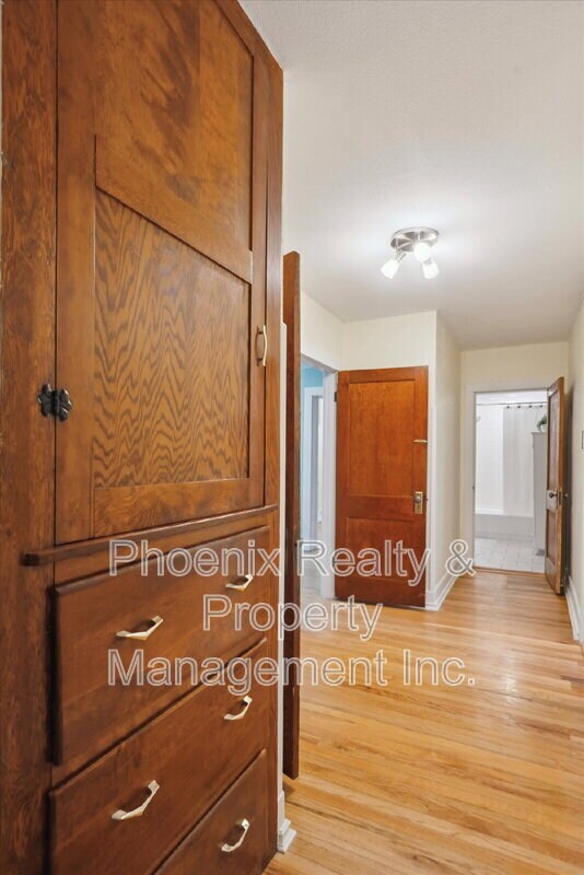 Building Photo - 211 E Geneseo St