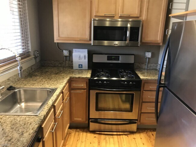 Building Photo - 1 br, 1 bath Townhome - 2805 Xavier Street