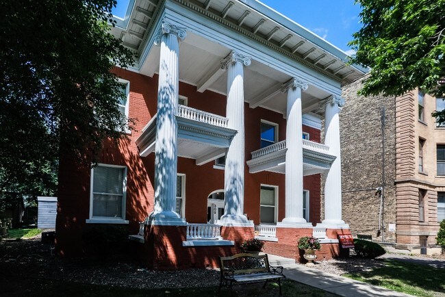 Building Photo - 309 Dayton