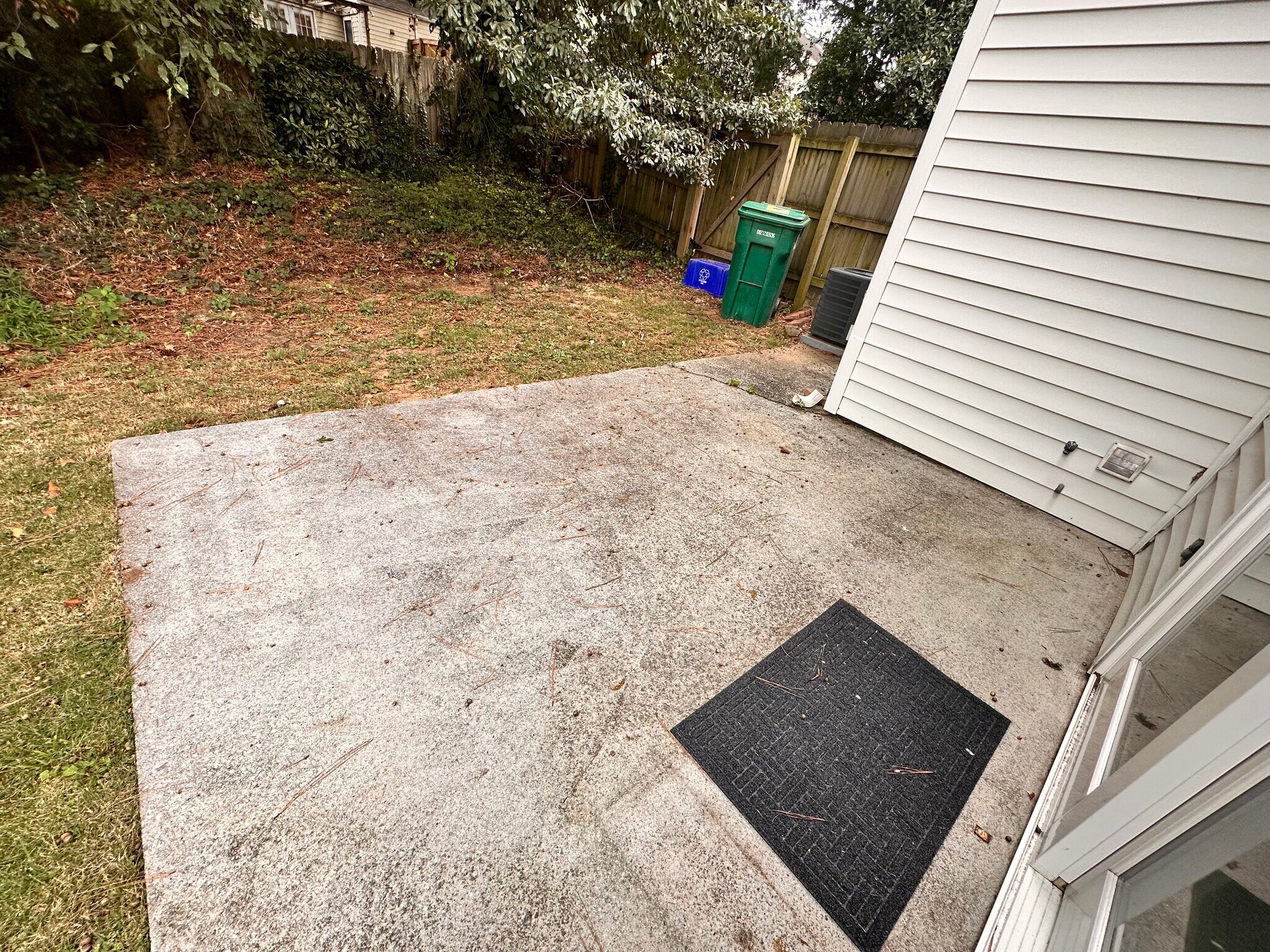 Building Photo - 1424 Springleaf Cir SE