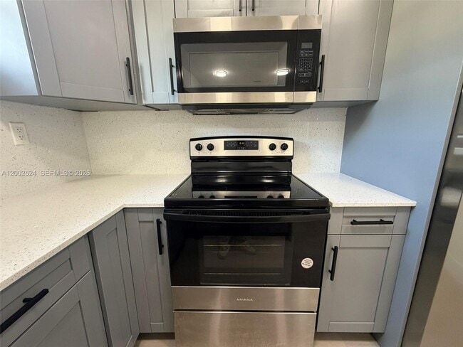 Building Photo - 2100 SW 6th St