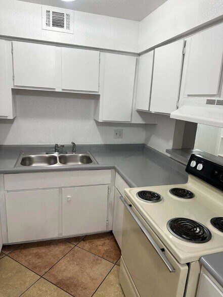 Building Photo - 4961 Apollostar Ct