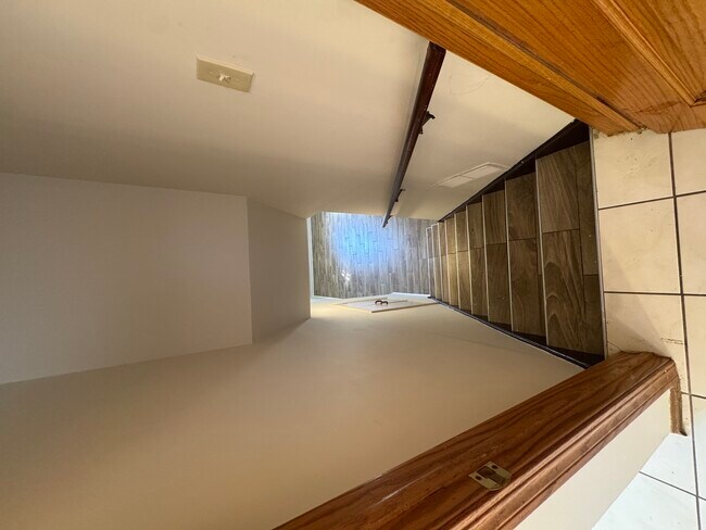 Building Photo - 17W154 Terry Trail