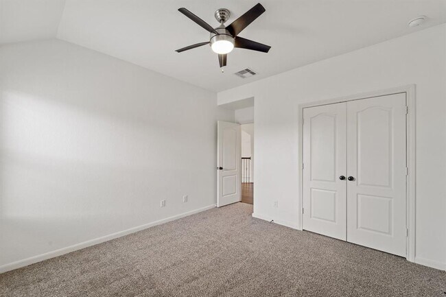 Building Photo - 16746 Highland Country Dr