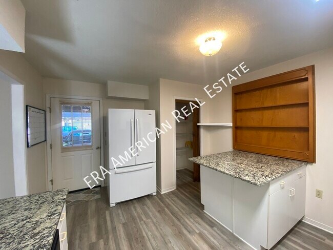 Building Photo - 925 Holbrook Cir