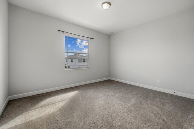 Building Photo - 14971 RedCove Pl