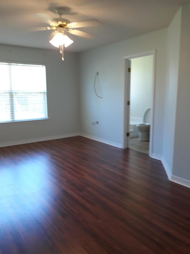 Building Photo - 8204 Cosica Blvd