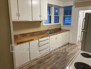 Building Photo - 431 W State St