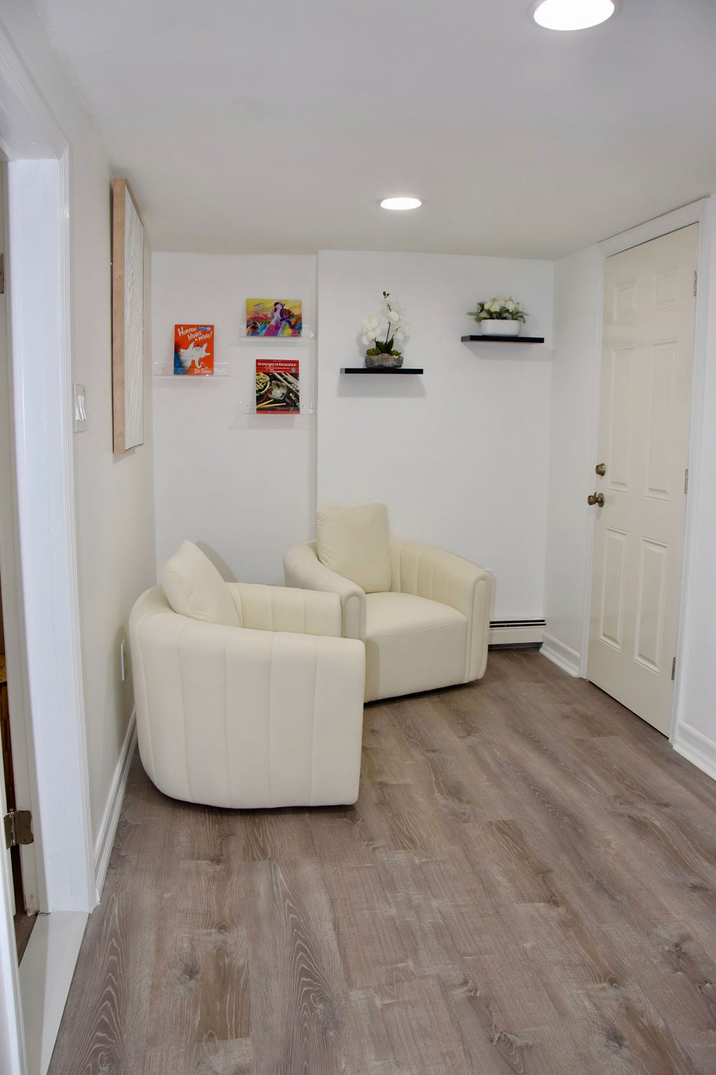 Sitting area - 55 Shadow Grove Ln