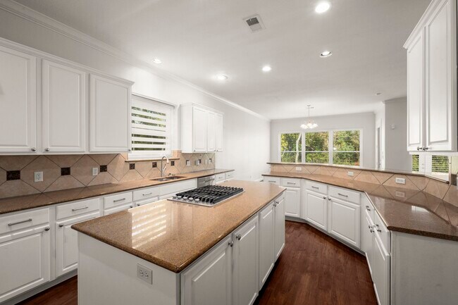 Building Photo - 107 Island Blvd