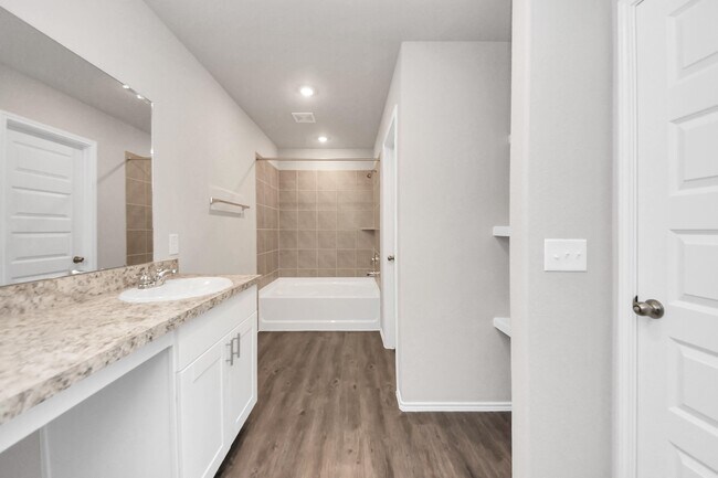 Building Photo - 21235 Mem Vis Dr