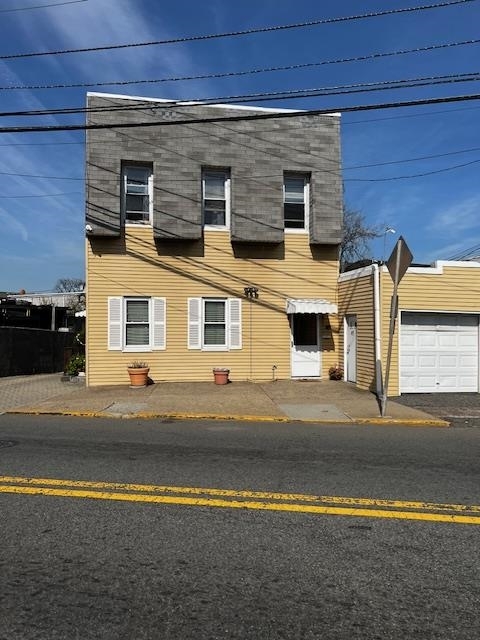 Building Photo - 417 Fairview Ave