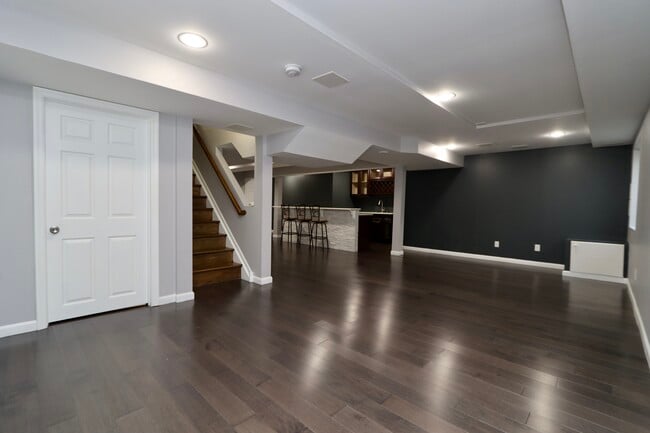 Building Photo - 2969 Columbia Dr