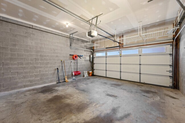 Building Photo - 219 S Fremont Ave