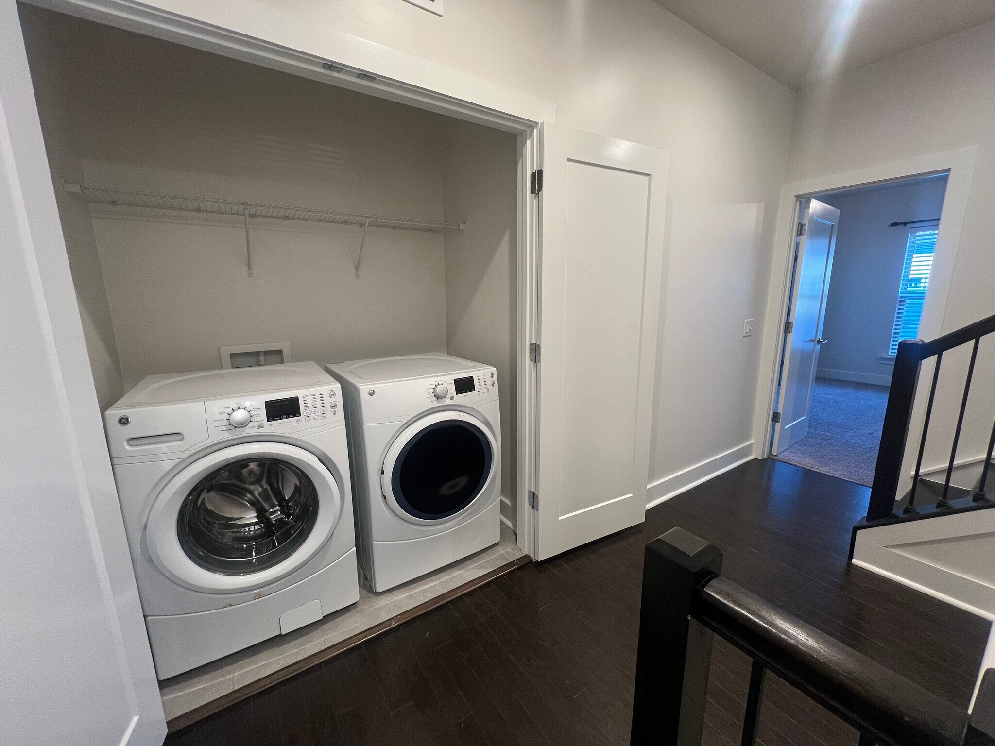 Laundry - 15037 New Amsterdam Ln