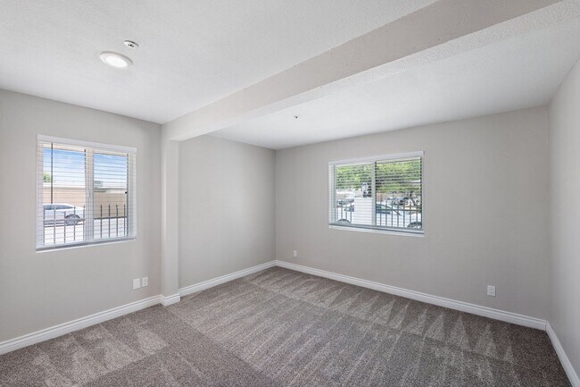 Building Photo - 7826 E Heatherbrae Ave