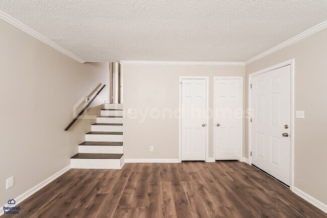 Building Photo - Beautiful 3 Bed 2 Bath Home in Hoover - Ju...