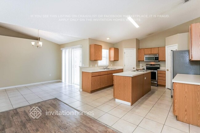 Building Photo - 1755 McFarlane Ave