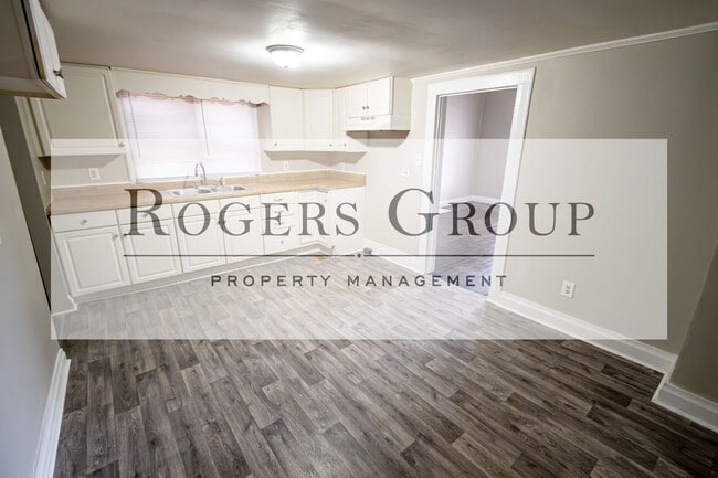 Building Photo - 610 Park Ave