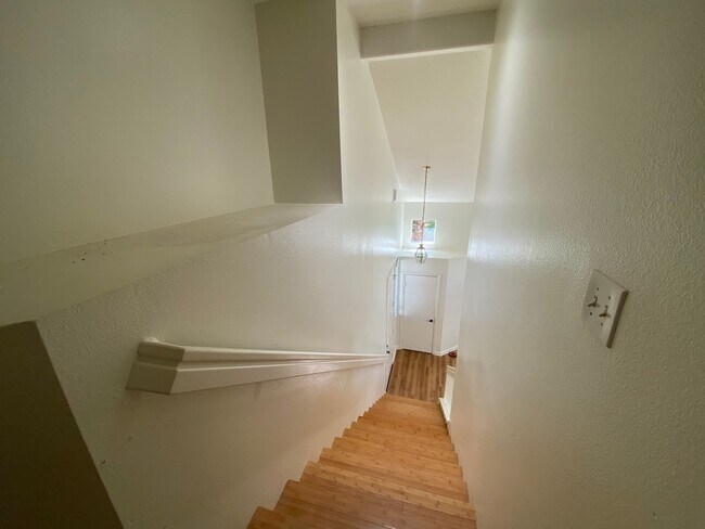 Building Photo - 3 Bedroom House in Temecula for rent